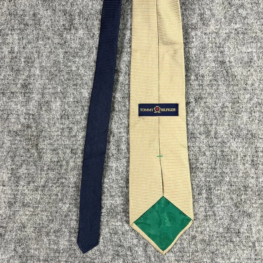 Tommy Hilfiger Tie Mens 56 Long‎ 4 Wide Silk Designer Vintage USA made
